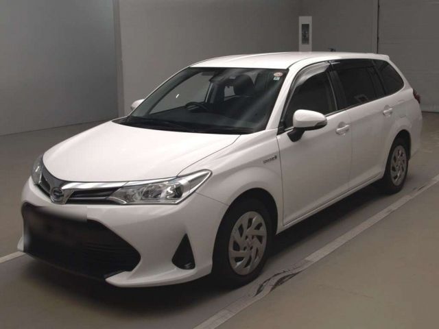 50033 Toyota Corolla fielder NKE165G 2018 г. (TAA Kantou)